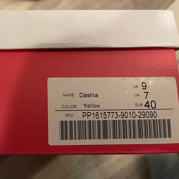 High heeled shoes - Picture 2 of 5